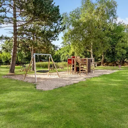 Holiday home Stunning In With Outdoor Swimming Pool Humble